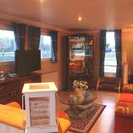 Hotelschiff Perle Бремен Номер фото