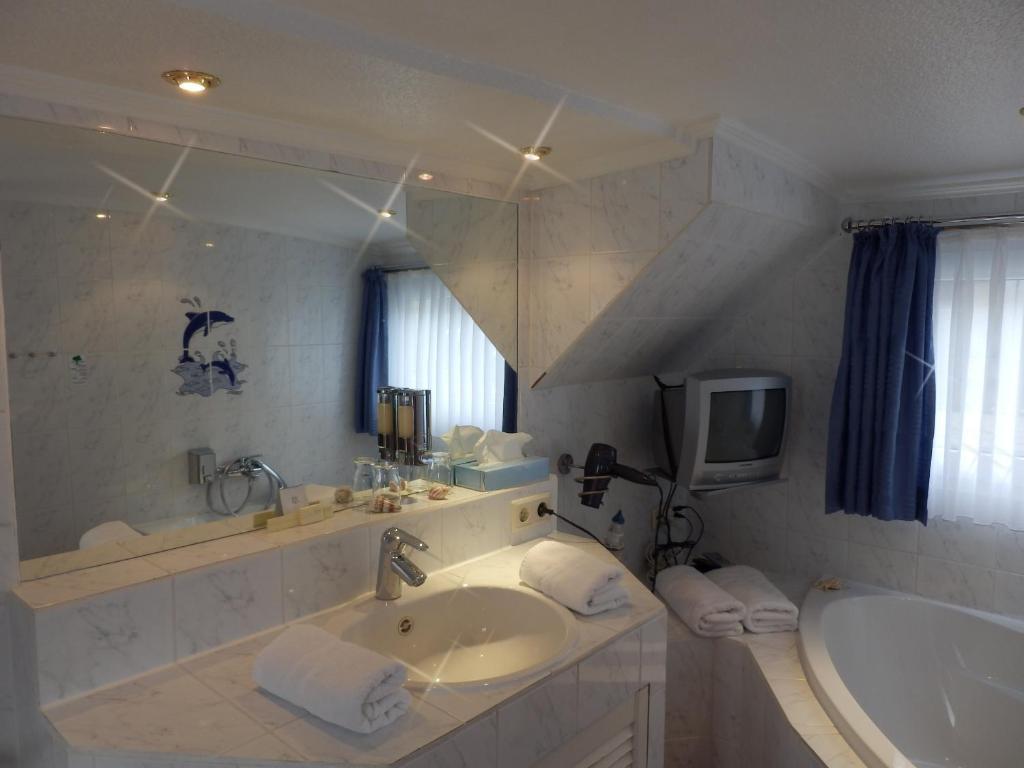Hotelschiff Perle Бремен Номер фото